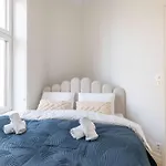 Dinbnb Apartments L Historical Luxury L City Center L Renovated 2025