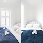 Dinbnb Apartments L Historical Luxury L City Center L Renovated 2025